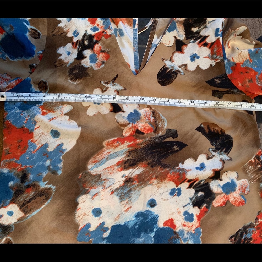 ❗️NEW❗️Gorgeous Tan Floral Shift Dress   S  M  L - Picture 4 of 4